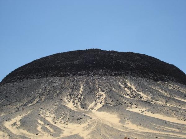 Deserto-Nero-oasi-di-bahariya-egitto