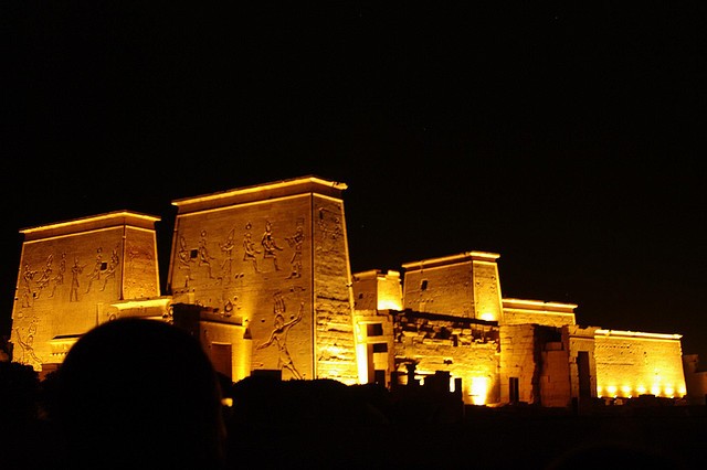 Sound_and_light_show_philae5